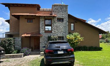 Casa en Venta en Pinares, Paseo del Mirador, Tapalpa, Jalisco