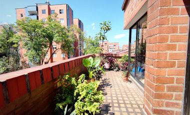 Venta de apartamento dúplex en el Poblado, La Frontera