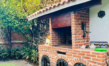 BELLISIMA Y ACOGEDORA CASA EN HERMOSO Y PRIVADO CONDOMINIO, EN ZONA MUY TRANQUILA Y ALEJADA DEL AJETRO Y CONTAMINACIÓN DE LA CIUDAD.