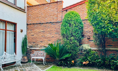 BELLISIMA Y ACOGEDORA CASA EN HERMOSO Y PRIVADO CONDOMINIO, EN ZONA MUY TRANQUILA Y ALEJADA DEL AJETRO Y CONTAMINACIÓN DE LA CIUDAD.