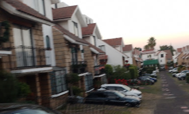 BELLISIMA Y ACOGEDORA CASA EN HERMOSO Y PRIVADO CONDOMINIO, EN ZONA MUY TRANQUILA Y ALEJADA DEL AJETRO Y CONTAMINACIÓN DE LA CIUDAD.