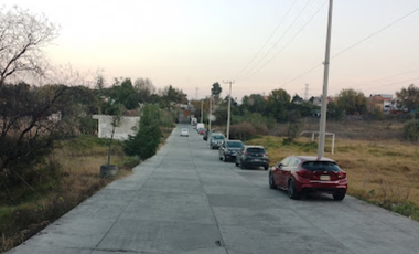 BELLISIMA Y ACOGEDORA CASA EN HERMOSO Y PRIVADO CONDOMINIO, EN ZONA MUY TRANQUILA Y ALEJADA DEL AJETRO Y CONTAMINACIÓN DE LA CIUDAD.