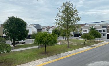 SE VENDE CASA EN FRACCIONAMIENTO EN Almería, Almería, Apodaca, N.L., México