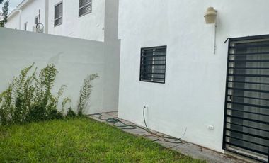 SE VENDE CASA EN FRACCIONAMIENTO EN Almería, Almería, Apodaca, N.L., México