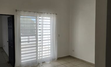 SE VENDE CASA EN FRACCIONAMIENTO EN Almería, Almería, Apodaca, N.L., México