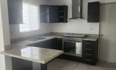 SE VENDE CASA EN FRACCIONAMIENTO EN Almería, Almería, Apodaca, N.L., México