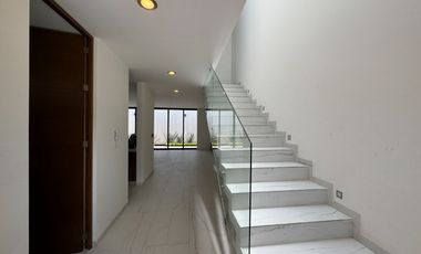 CASA EN VENTA EN PRADERAS ALTOZANO