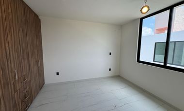 CASA EN VENTA EN PRADERAS ALTOZANO