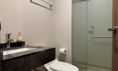 DEPARTAMENTO RENTA AMUEBLADO TORRE ALTANA CON BALCON