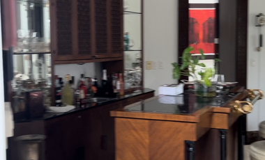 Casa en venta , sector Samborondón, al pie del río.