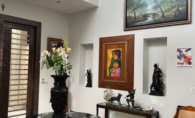 Casa en venta , sector Samborondón, al pie del río.