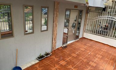 CASA REMODELADA EN VENTA BARRIO LA CAROLINA