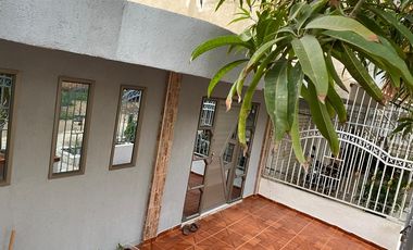 CASA REMODELADA EN VENTA BARRIO LA CAROLINA