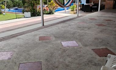 VENTA DE PROPIEDAD EN GUAYLLABAMBA, QUINTA, PISCINA, LAGUNA EN GUAYLLABAMBA