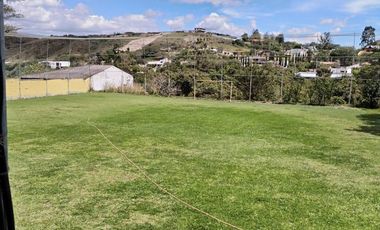 VENTA DE PROPIEDAD EN GUAYLLABAMBA, QUINTA, PISCINA, LAGUNA EN GUAYLLABAMBA