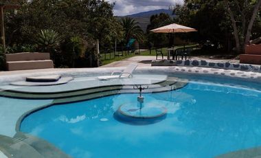 VENTA DE PROPIEDAD EN GUAYLLABAMBA, QUINTA, PISCINA, LAGUNA EN GUAYLLABAMBA