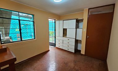 Se Vende Amplia Casa En San Felipe, At187M2 En Esquina