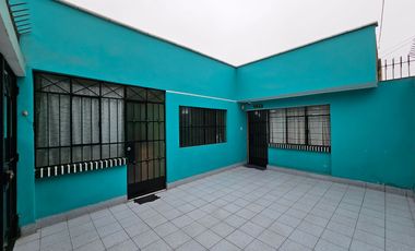 Se Vende Amplia Casa En San Felipe, At187M2 En Esquina