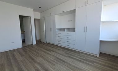 Departamento en Venta en Mayorazgo, Límite con La Molina, 3 dormitorios, Vista a Parque