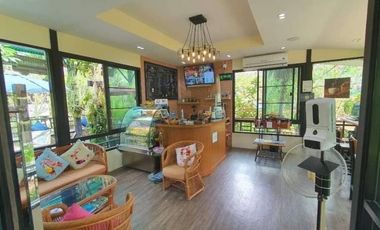 Best Reviewed Excellent Resort Located by the Water near Bangkok for Sale