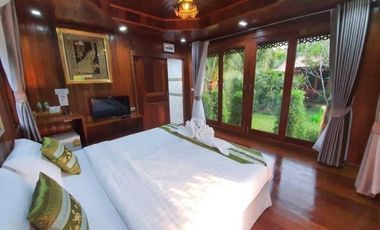 Best Reviewed Excellent Resort Located by the Water near Bangkok for Sale