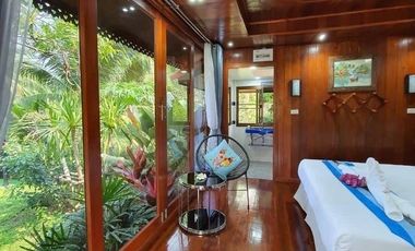 Best Reviewed Excellent Resort Located by the Water near Bangkok for Sale