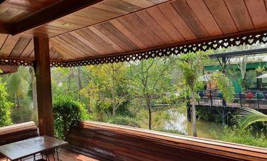 Best Reviewed Excellent Resort Located by the Water near Bangkok for Sale