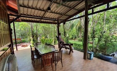 Best Reviewed Excellent Resort Located by the Water near Bangkok for Sale