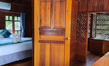 Best Reviewed Excellent Resort Located by the Water near Bangkok for Sale