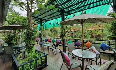 Best Reviewed Excellent Resort Located by the Water near Bangkok for Sale