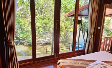 Best Reviewed Excellent Resort Located by the Water near Bangkok for Sale