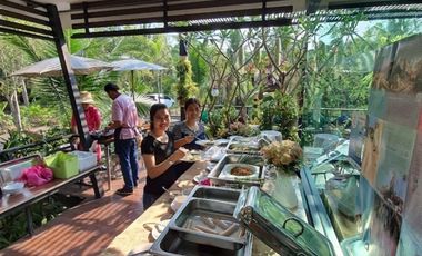 Best Reviewed Excellent Resort Located by the Water near Bangkok for Sale