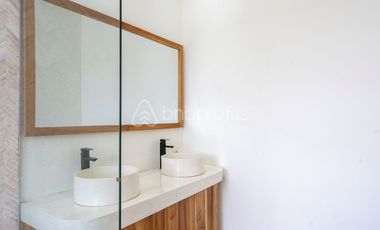 Newly Completed Tabanan Villa: Ocean Views, Rooftop Terrace, and 5-Minute Walk to the Beach