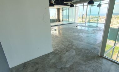 Oficina de 104 m² en piso 10 de Torre 1519. Excelente vista al mar
