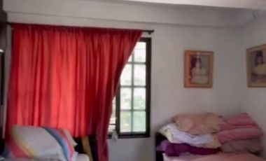 CASA ESQUINERA TRES PISIOS