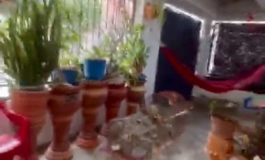 CASA ESQUINERA TRES PISIOS