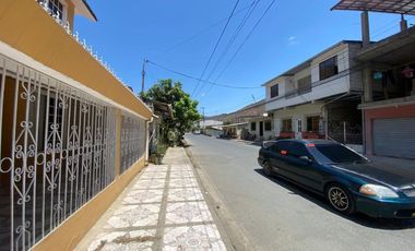 SE VENDE PROPIEDAD, CON PISCINA, Y PISTA DE BAILE