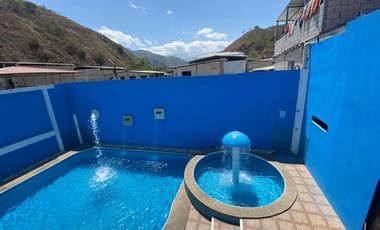 SE VENDE PROPIEDAD, CON PISCINA, Y PISTA DE BAILE