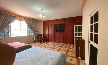 SE VENDE PROPIEDAD, CON PISCINA, Y PISTA DE BAILE