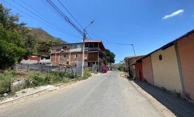 SE VENDE PROPIEDAD, CON PISCINA, Y PISTA DE BAILE