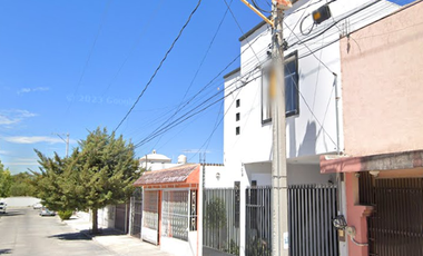 CASA EN COLONIA COLINAS DEL PONIENTE, AGUASCALIENTES.