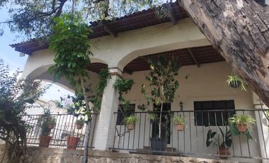 Quinta con capilla, terraza techada a pie de cerro