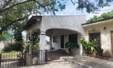 Quinta con capilla, terraza techada a pie de cerro