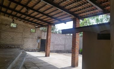 Quinta con capilla, terraza techada a pie de cerro