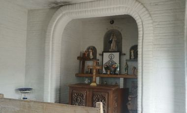 Quinta con capilla, terraza techada a pie de cerro