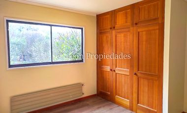 Leon Propiedades vende casa en condominio Valle los Naranjos, Curacaví.