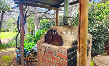 Leon Propiedades vende casa en condominio Valle los Naranjos, Curacaví.