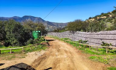 Leon Propiedades vende hermosa parcela de 2ha, con 2 casas en condominio el Mauco, Curacaví