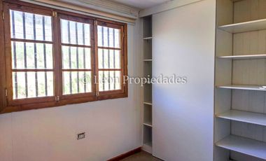 Leon Propiedades vende hermosa parcela de 2ha, con 2 casas en condominio el Mauco, Curacaví