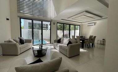 Casa en venta en Playa del Carmen - 5 habitaciones y alberca privada